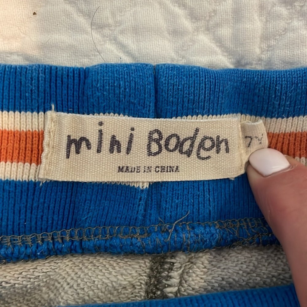 Mini Boden Shorts 7Y - Picture 3 of 3